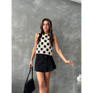 Blusa de Ganchillo con Patrón a Cuadros Negros para Mujer, Top de Punto al por Mayor de Topshow - Product Image 4