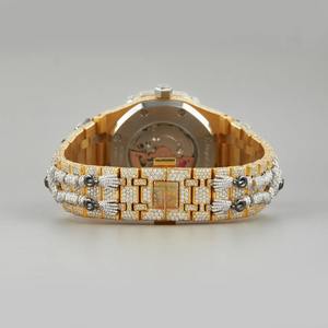 Reloj de Lujo Clásico para Hombre en Oro Rosa con Diamantes Moissanite Cultivados en Laboratorio VVS, Diseño Premium, Movimiento Eta Personalizado - Product Image 3