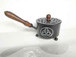 Artisanat fer chaudron brûleur d'encens en bois Nob poignée poudre enduit imprimé symbole résine charbon de bois brûleur diffuseur - Product Image 5