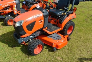 Kubota BX2680 8HP/25HP Tractor utilitario compacto Tractor de oruga de rueda usada para granjas Motor Bomba de engranajes Núcleo de caja de cambios - Product Image 4