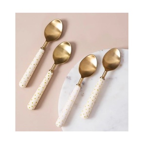 Ensemble de couverts en acier inoxydable avec design en feuille d'or, vaisselle personnalisée, ensemble de fourchettes de mariage, couverts en métal faits à la main - Product Image 4