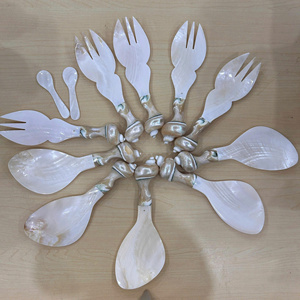 Cuillère à coquillages: cuillère à conque artisanale avec nacre du Vietnam, naturellement belle pour les décors de table populaires - Product Image 4