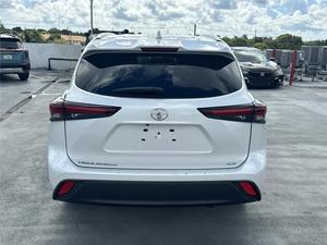 Usado 2024 Toyo-ta Highlander XLE - Product Image 6