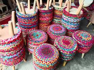 Taburete Otomano Multifuncional Moderno con Base de Madera y Diseño Redondo de Yute y Algodón para Sala de Estar y Dormitorio para Bodas - Product Image 2