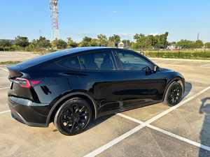 Pre-owned Clean 2022 Tesl-un modèle y Long Range Sport Utility 4D - Product Image 6