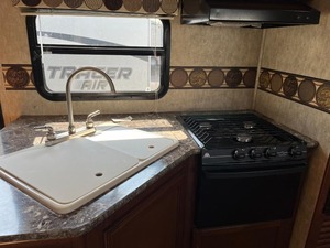 Used 2014 Keystone RV P-a-s-s-p-o-r-t 2650BH G-r-a-n-d T-o-u-r-i-n-g Ready for Sale - Product Image 2