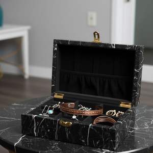 Bracelet ouvert en laiton plaqué argent gravé pour femmes, fabriqué en Inde, bijoux de mode élégants, cadeau à prix avantageux - Product Image 5