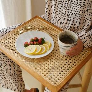 Vente en gros de plateaux à fruits ronds traditionnels en rotin naturel faits à la main de différentes tailles plateaux de service en rotin personnalisés plateaux de décoration intérieure - Product Image 1