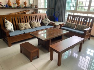 Banc de salle à manger en teck moderne de 126 cm de long avec pieds en bois de 6,5 cm d'épaisseur pour la salle à manger en plein air - Product Image 6