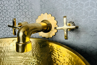 Robinet de baignoire mural en laiton fabriqué à la main marocain ensembles de douche robinet d'eau gravé nouvel OEM disponible pour cuisine salles de bains