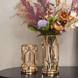 Adornos de jarrón de lujo Arreglo de flores para sala de estar Decoraciones para el hogar Bellamente elaboradas por exportadores indios - Product Image 1