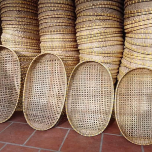 Panier décoratif en bambou naturel et rotin pour cadeaux - Product Image 1