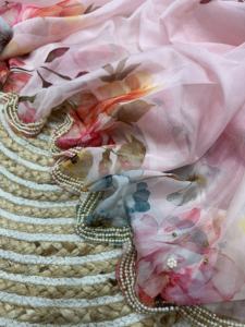 Sari en soie Tabby à motifs floraux, perles élégantes, travail à la main Katdana, style Bollywood, tenue de soirée, longueur au sol, charme classique, design moderne, rapide - Product Image 6