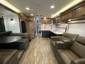 Jayco S-e-n-e-c-a XT 35L d'occasion 2023 prêt à la vente - Product Image 2