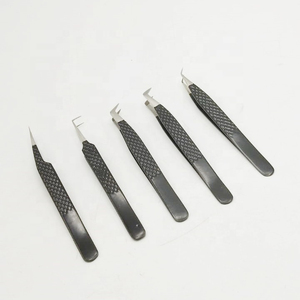 Pince à cils inclinée de conception personnalisée de haute qualité, anti-magnétique, 10 mm, pointe lisse, en acier durable, noire - Product Image 4