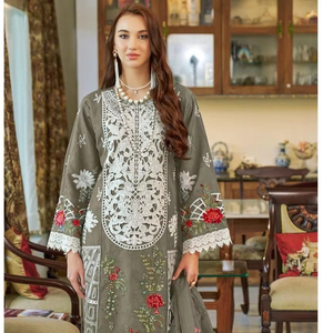 Élégant Santoon Shalwar Kameez pour l'hiver Organza brodé à la main avec un style chic comprenant l'intérieur et le bas - Product Image 1