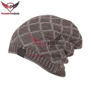Bonnet en tissu de laine pour hommes de qualité supérieure fabriqué au Pakistan avec le dernier design Bonnet d'hiver élégant et chaud pour hommes Bonnet en tricot - Product Image 6