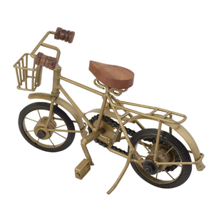 Pièces de décoration de table contemporaines en aluminium argenté, décoration de maison design, table de chevet de luxe, ornement de bureau, fait à la main - Product Image 5