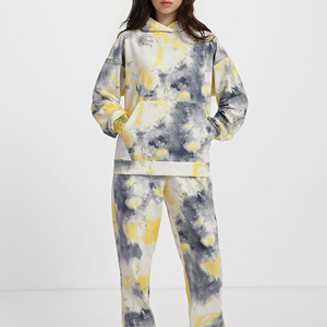 Survêtement de gym 100% polyester tendance par sublimation Survêtement unisexe avec design personnalisé par sublimation - Product Image 1