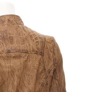 Veste de motard pour femme sur mesure de haute qualité, en cuir véritable élégant avec col montant et deux poches zippées pour l'automne - Product Image 3