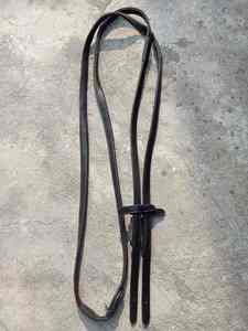 Riendas de caballo de cuero duraderas de primera calidad con agarre fuerte y cómodo, tachuela ecuestre ajustable hecha en fábrica para montar - Product Image 3