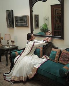 Nice Designer Ethnic Pakistanais Femmes Costumes par AJM Trade House 1064 - Product Image 3