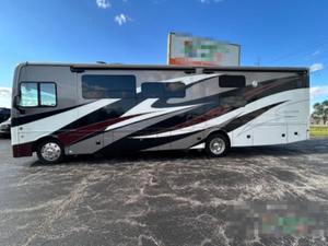 Camping-car de vacances d'occasion en excellent état, modèle 2018, haute performance, disponible à la vente - Product Image 4