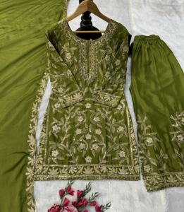 Party Wear Look Designer Top - Bottom y Dupatta con trabajo de bordado pesado - Product Image 5