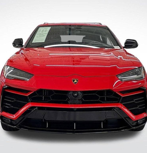 Urus AWD 2022 d'occasion, conduite à gauche, intérieur cuir foncé, pneus R18, régulateur de vitesse adaptatif, automatique - Product Image 1