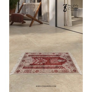 Alfombra de Oración Floral de Lujo con Base de Goma Antideslizante, Alfombra de Felpa Cómoda para Uso Doméstico, Material de Viscosa, Ligera y Plegable - Product Image 1