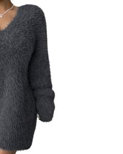 Vestido de Suéter de Punto Gris Personalizado para Mujer, Cuello en V, Manga Larga, Felpa Suave, Cálido para Invierno, Moda, OEM, Venta al por Mayor, Hecho a Medida - Product Image 4