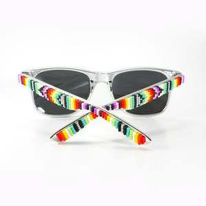 Gafas personalizables multicolores con cuentas de semillas, respetuosas con el medio ambiente, piezas de gafas de sol completamente personalizadas - Product Image 1