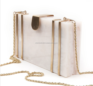 Pochette de luxe en résine faite à la main pour femmes filles sac de soirée avec embellissement pour les fêtes de mariage disponible au prix de gros - Product Image 4