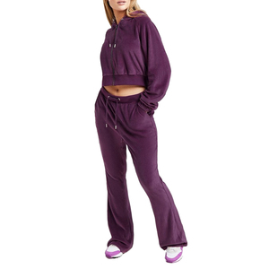 Ensemble 2 pièces haut court et pantalon pour femme Survêtement en velours imprimé Tenues décontractées de rue grande taille pour adultes - Product Image 4