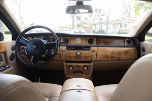 Rolls-Royce Phantom 2006 d'occasion en excellent état, prêt à être expédié - Product Image 2