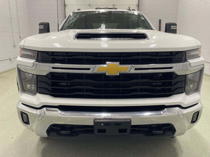 Chevrolet Silverado 3500HD LT Crew Cab Diesel AWD 2024 d'occasion, cuir foncé, régulateur de vitesse adaptatif gauche, automatique, R18, caméra - Product Image 6