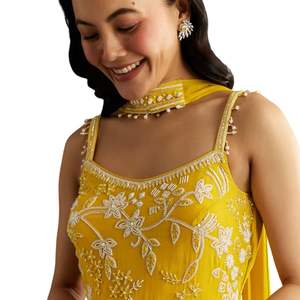 Vente de gros Costume jaune Chinon Kurta Palazzo avec tour de cou Dupatta Vêtements ethniques pour femmes Vêtements OEM Fournisseur d'usine Mode - Product Image 2