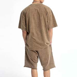 Conjunto de 2 piezas de camiseta personalizada con estampado ácido y pantalones cortos deportivos informales para hombre - Product Image 2