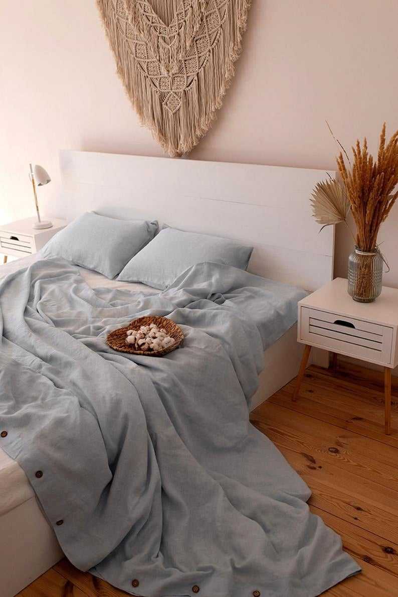 สีเทาอ่อน