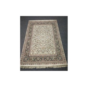 Tapis moderne en soie florale avec poils hauts fait à la main par Factory Direct pour chambre à coucher et salon disponible au prix de gros - Product Image 1