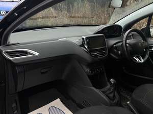 PEUGEOT 208 d'occasion LHD/RHD - Product Image 2