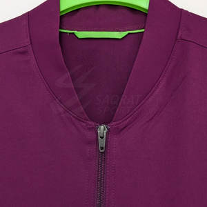 Chaqueta Médica Transpirable, Ligera y Ecológica para Hombre, para Uso Hospitalario, con Múltiples Bolsillos y Comodidad Durante Todo el Día - Product Image 3