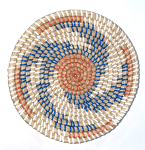 Plato colgante de artesanía tejida con hierba marina, ideal para decoración de paredes cálidas, producido por artesanos tradicionales en Vietnam. - Product Image 5