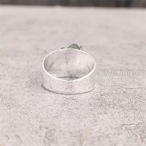 Bague pour femme en argent sterling 925, pierre précieuse labradorite naturelle, large bande, cadeau de Noël, cadeau d'anniversaire, bijoux faits à la main - Product Image 6