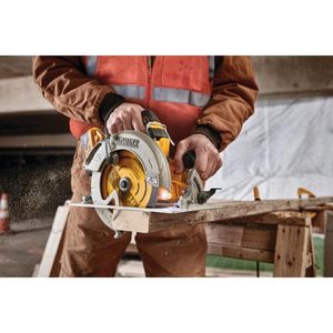 Scie circulaire sans fil 20V MAX XR Brushless 7-1/4 avec Power Detect – Outil électrique portable pour le bois et la carrelage, idéal pour le bricolage - Product Image 4