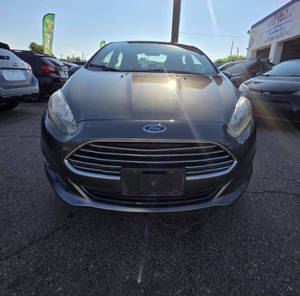 Voiture d'occasion de qualité abordable, Ford Fiesta SE 2018, conduite à gauche - Product Image 1