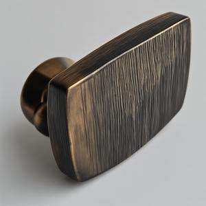 Perilla de puerta negra europea rústica forma orgánica desigual artesanal hecho a mano que ofrece acento decorativo para interiores de Villa Hotel - Product Image 5