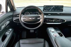 ใช้ lhd/rhd 2023กำเนิด GV70 2.5T AWD แล้ว - Product Image 4