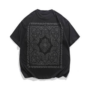 Camiseta con estampado en relieve con estilo de Texto Único y camiseta con logotipo en relieve de tela transpirable - Product Image 1