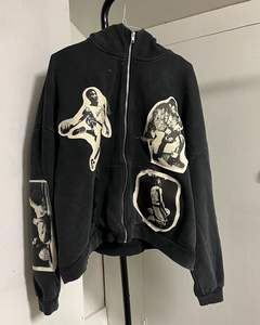 Sweat-shirt à capuche vintage découpé et cousu avec impression graphique, délavé à l'acide, avec patchs lourds personnalisés pour hommes - Product Image 3